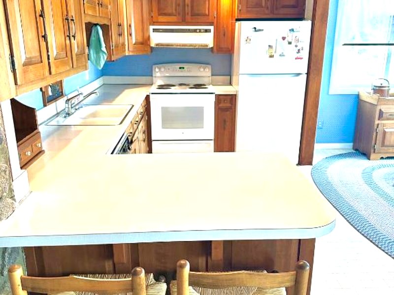 Charming & Cozy Lakefront Home - Private Beach!の写真