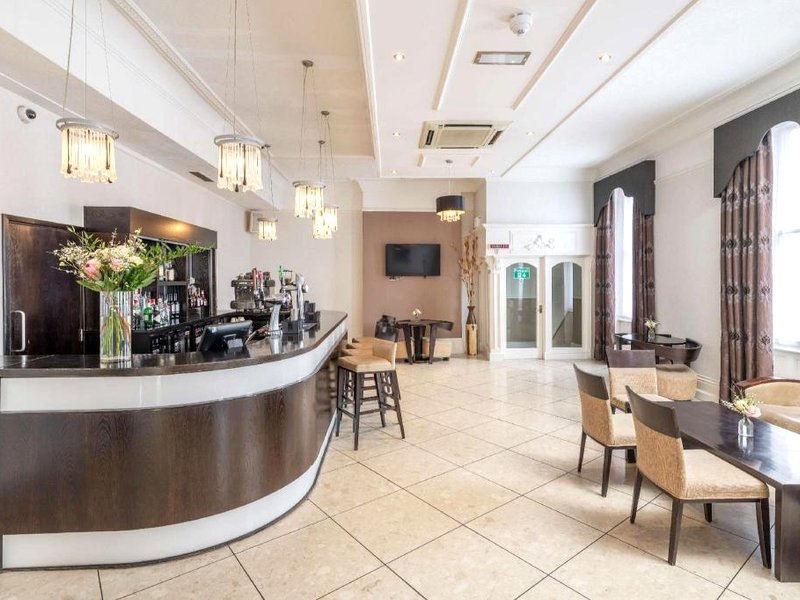 ザ ニュー コンチネンタル ホテル (The New Continental Hotel)の写真