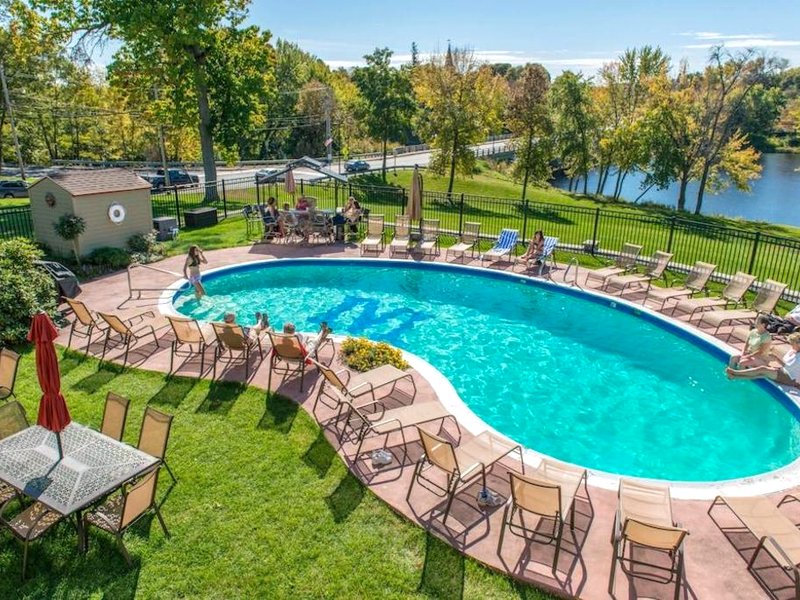 ユニバーシティ イン アカメデック スイーツ (University Inn Academic Suites)の写真