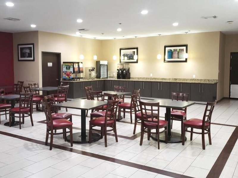 Clarion Pointe Lake Jackson - Cluteの写真