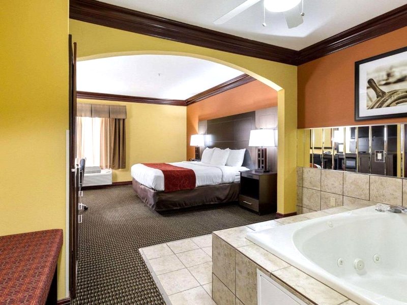 Comfort Suites Lake Jackson Cluteの写真