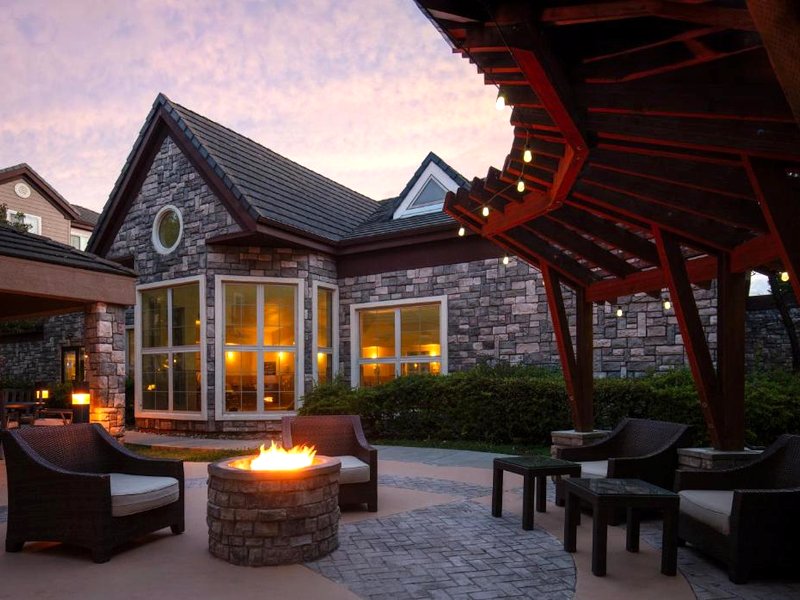 Staybridge Suites Fairfield Napa Valley Area by IHGの写真