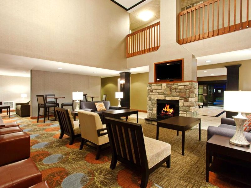 Staybridge Suites Fairfield Napa Valley Area by IHGの写真