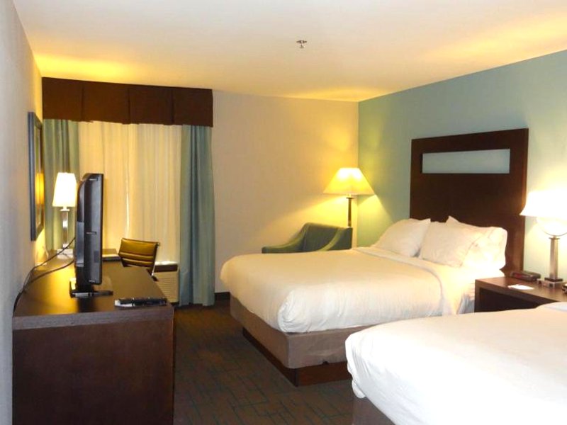 Holiday Inn Express Hotel Kansas City - Bonner Springs By IHGの写真