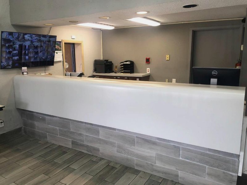 American Inn and Suitesの写真