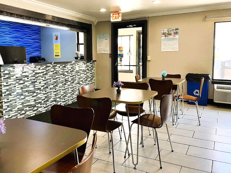 スーパー 8 バイ ウインダム ヴァンセンヌ (Super 8 By Wyndham Vincennes)の写真