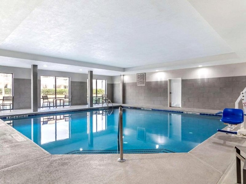 コンフォート スイーツ マックダノー アトランタ サウス (Comfort Suites McDonough Atlanta South)の写真