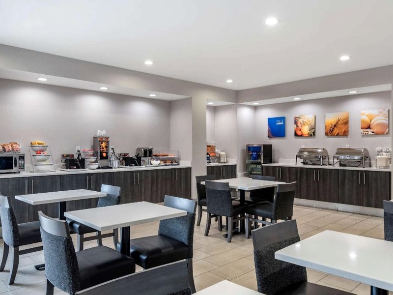 コンフォート スイーツ マックダノー アトランタ サウス (Comfort Suites McDonough Atlanta South)の写真