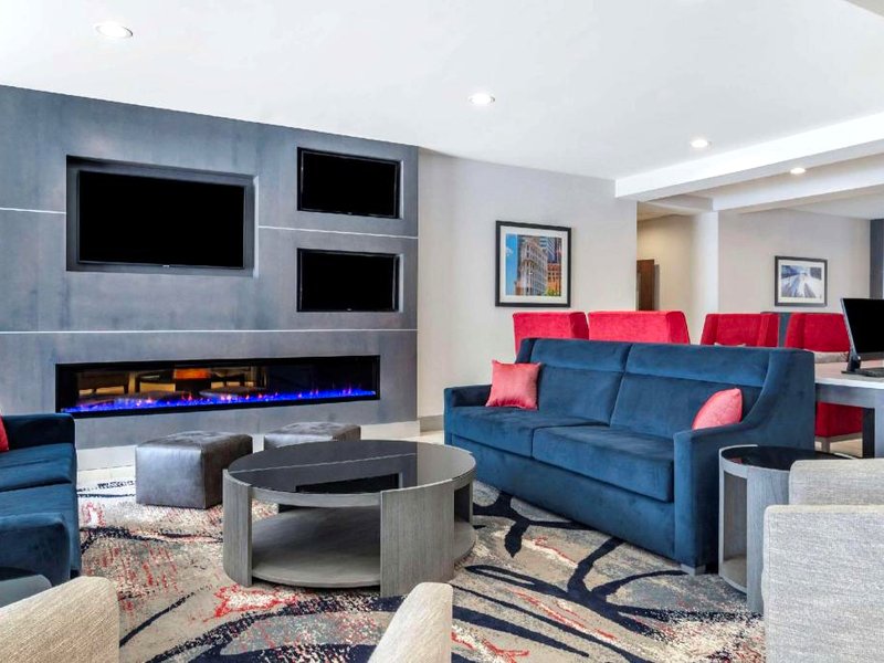 コンフォート スイーツ マックダノー アトランタ サウス (Comfort Suites McDonough Atlanta South)の写真