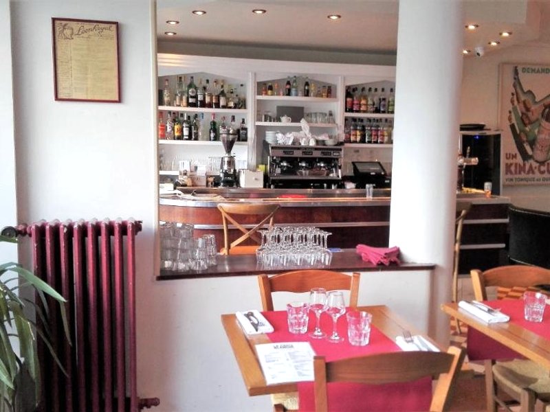 CROIX BLANCHE - LE LOGISの写真