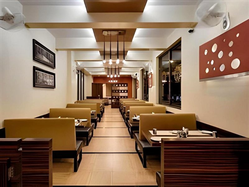 ホテル クリシュナ インターナショナル (Hotel Krishna International)の写真