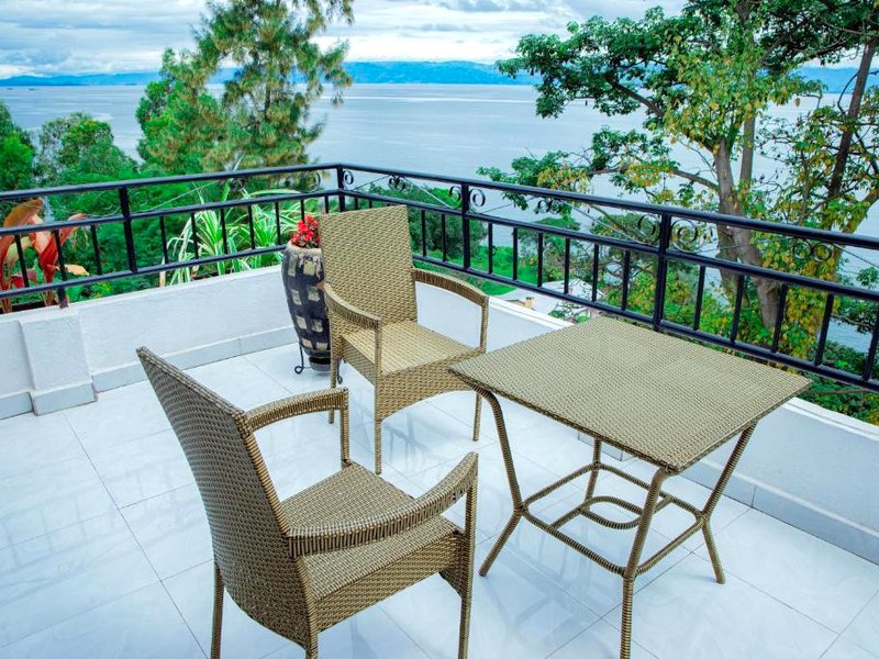 KIGUFI HILL, Agape Resort & Kivu Edgeの写真
