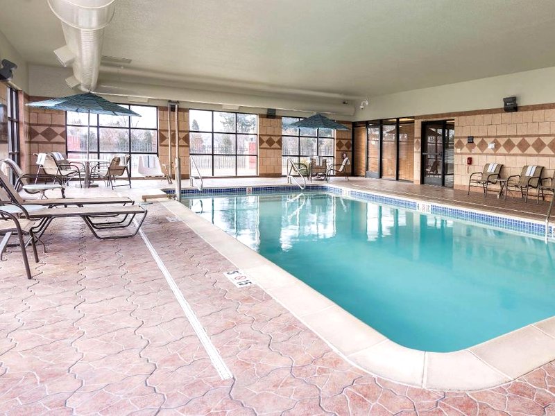 Hampton Inn Detroit/Rosevilleの写真