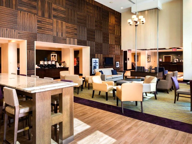 ハンプトン イン ＆ スイーツ ナショナル ハーバー／アレクサンドリア エリア (Hampton Inn & Suites National Harbor/Alexandria Area)の写真