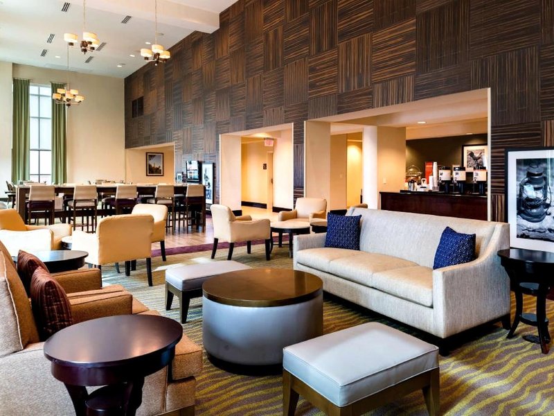 ハンプトン イン ＆ スイーツ ナショナル ハーバー／アレクサンドリア エリア (Hampton Inn & Suites National Harbor/Alexandria Area)の写真