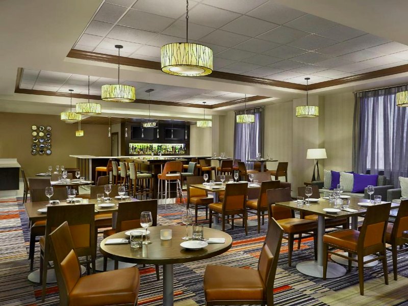ウォータールー スイーツ ホテル トレードマーク コレクション バイ ウィンダム (Waterloo Suites Hotel, Trademark Collection by Wyndham)の写真