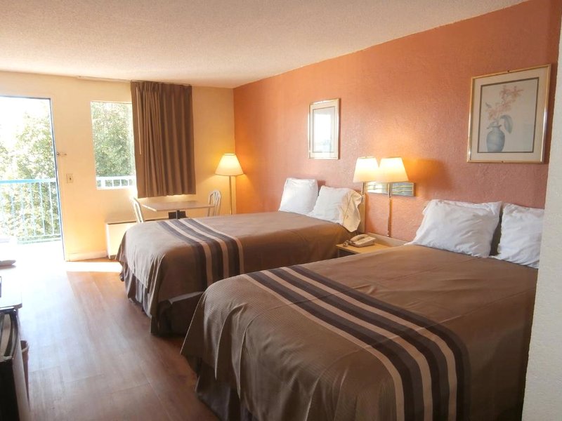アメリカズ ベスト バリュー イン タッカー (Americas Best Value Inn Tucker)の写真