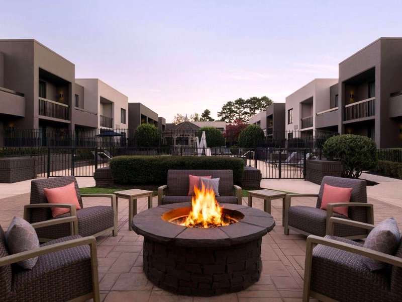 Courtyard by Marriott Atlanta Northlakeの写真