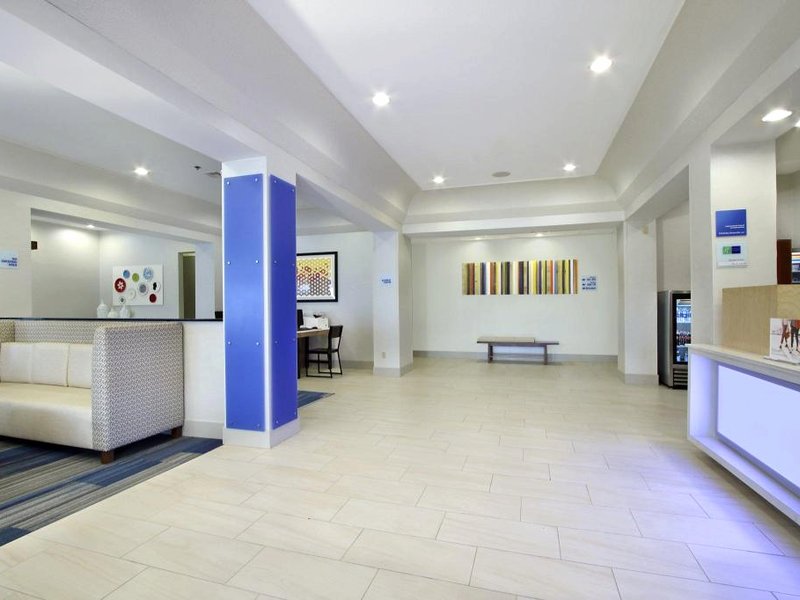 Holiday Inn Express Boonville By IHGの写真