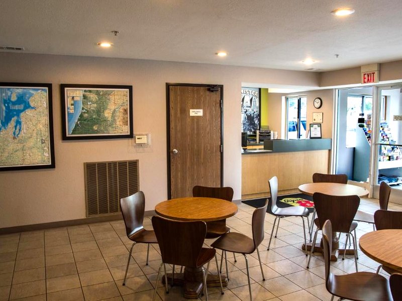 スーパー 8 バイ ウインダム マニスティー (Super 8 By Wyndham Manistee)の写真