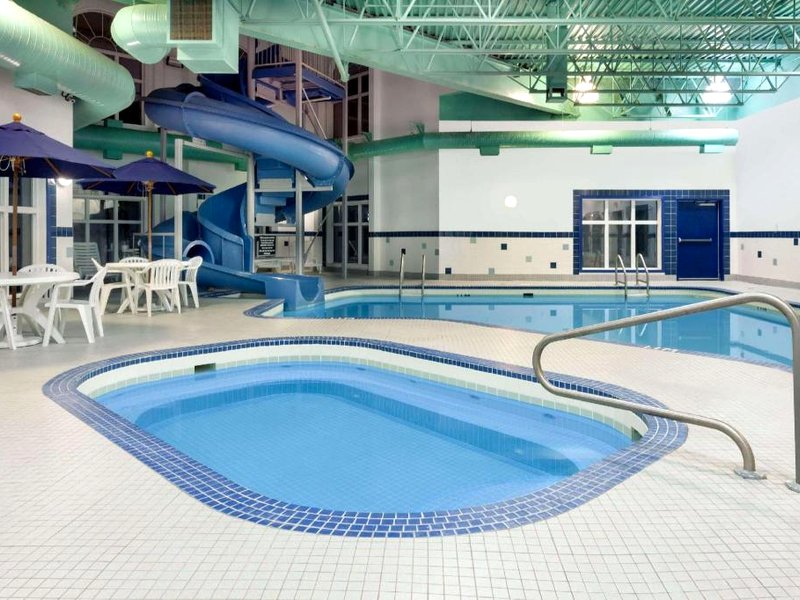 Ramada by Wyndham Weyburnの写真