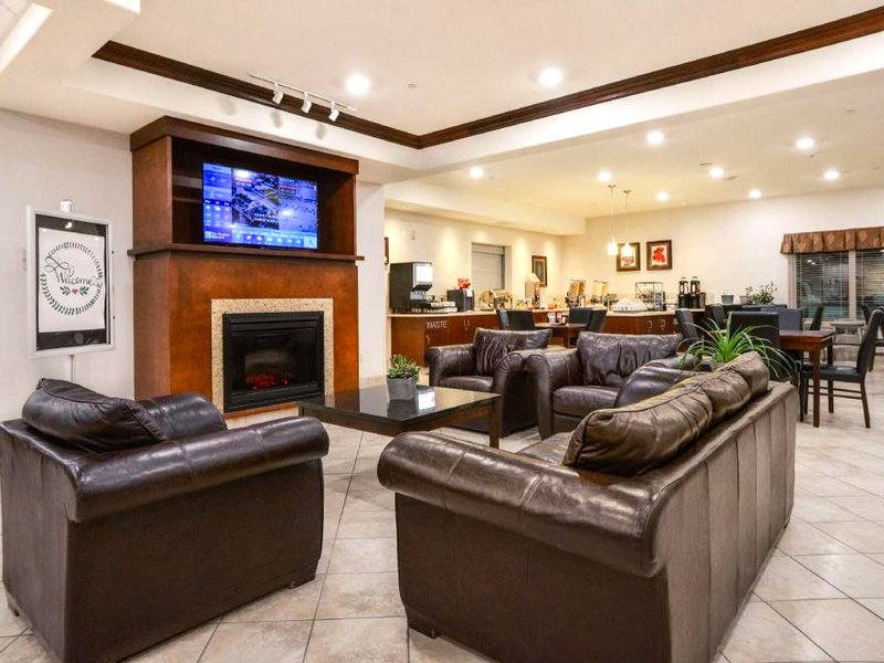 Coast Weyburn Hotelの写真