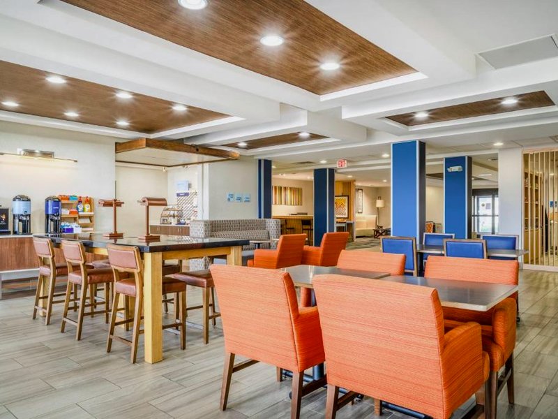 Holiday Inn Express Hotel & Suites Tappahannock By IHGの写真