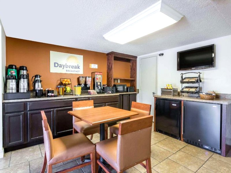 デイズ イン バイ ウィンダム タッパハノック (Days Inn by Wyndham Tappahannock)の写真