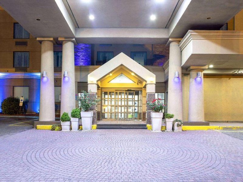 ホリデイ イン エクスプレス ノース バーゲン - リンカーン トンネル (Days Inn by Wyndham North Bergen)の写真