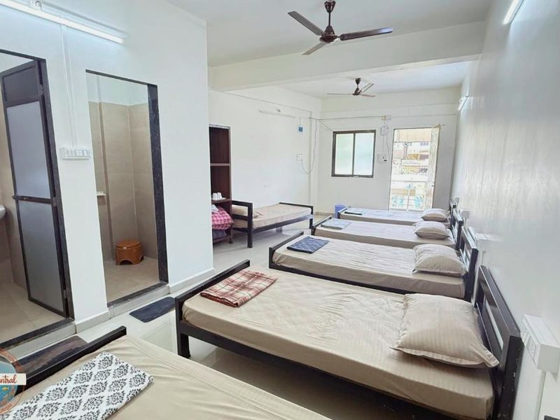 Konkan Central Kankavali AC 6 Bed Family Roomの写真